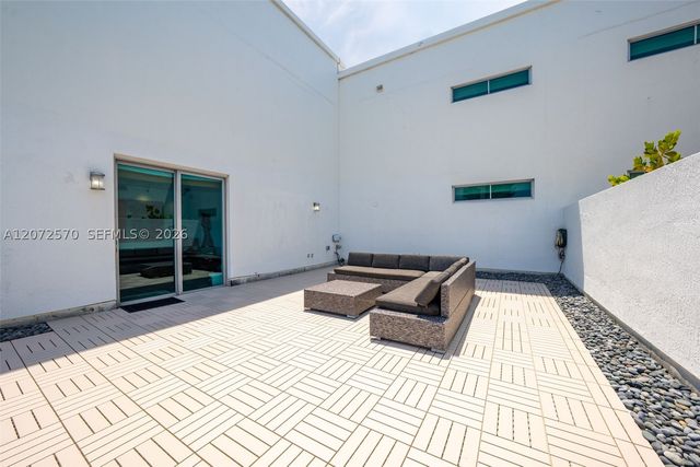 110 Washington Ave 1709, Miami Beach, FL 33139