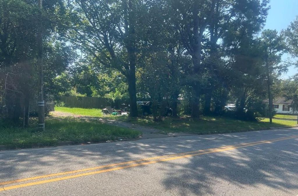 160 Page Avenue, Mobile, AL 36607 — exterior
