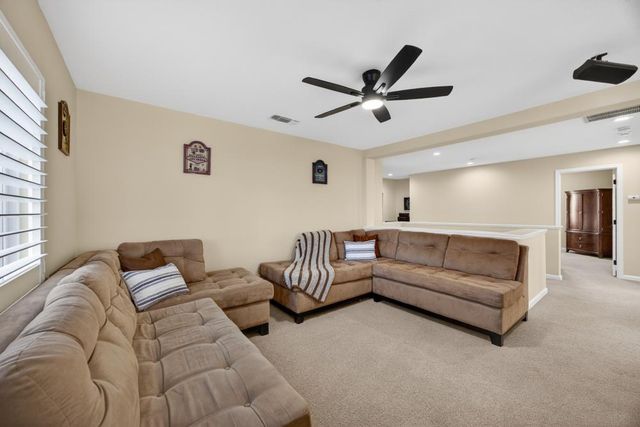 3670 Topaz Rd, West Sacramento, CA 95691