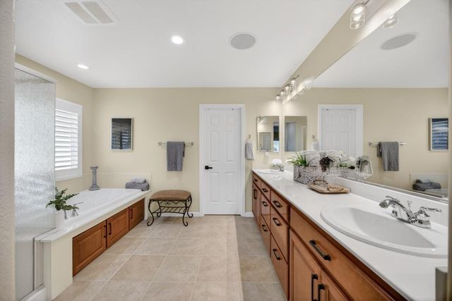 3670 Topaz Rd, West Sacramento, CA 95691