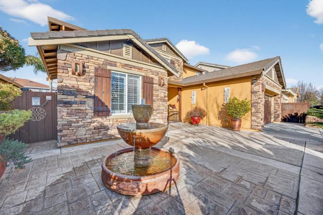 3670 Topaz Rd, West Sacramento, CA 95691