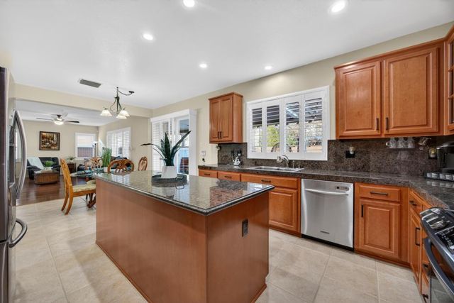 3670 Topaz Rd, West Sacramento, CA 95691