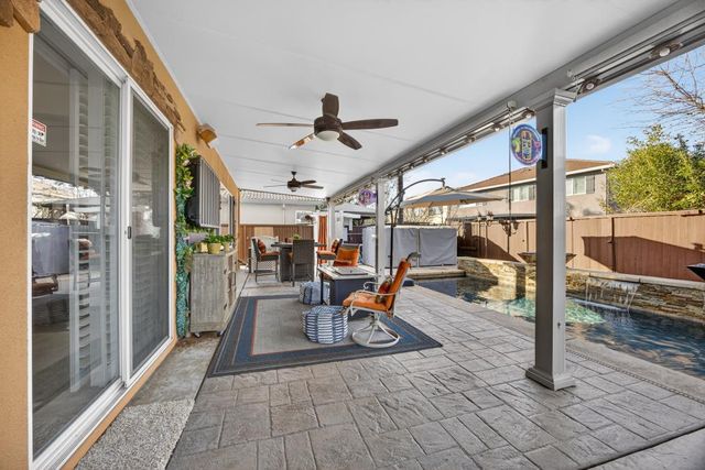 3670 Topaz Rd, West Sacramento, CA 95691