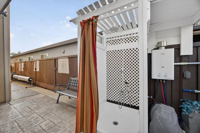 3670 Topaz Rd, West Sacramento, CA 95691