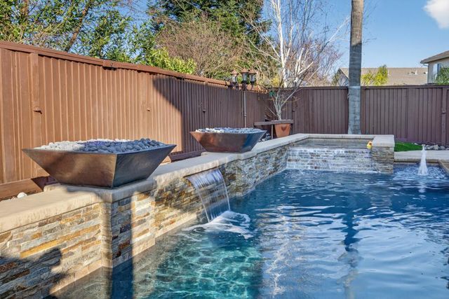 3670 Topaz Rd, West Sacramento, CA 95691