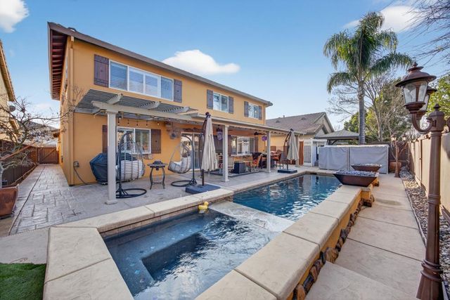 3670 Topaz Rd, West Sacramento, CA 95691