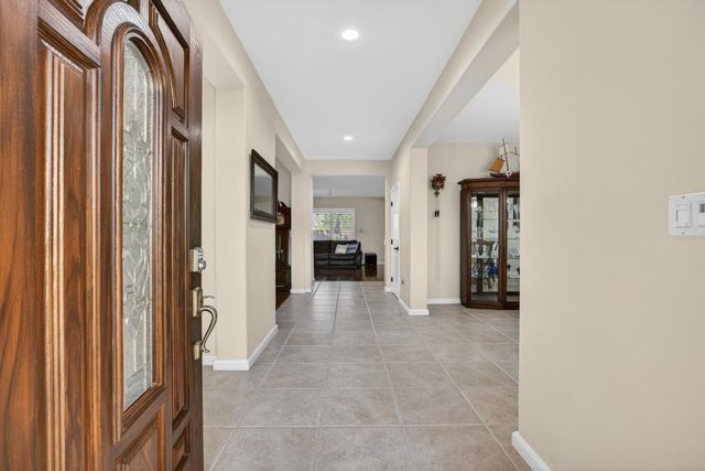 3670 Topaz Rd, West Sacramento, CA 95691