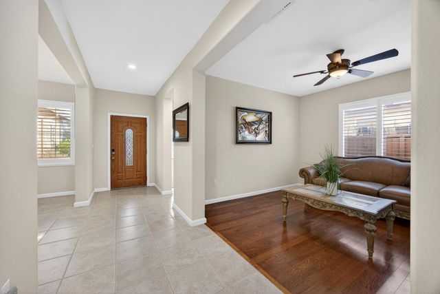 3670 Topaz Rd, West Sacramento, CA 95691