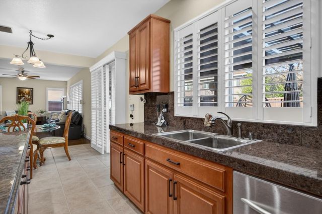 3670 Topaz Rd, West Sacramento, CA 95691