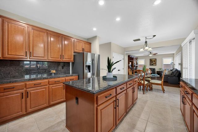 3670 Topaz Rd, West Sacramento, CA 95691