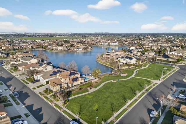 3670 Topaz Rd, West Sacramento, CA 95691