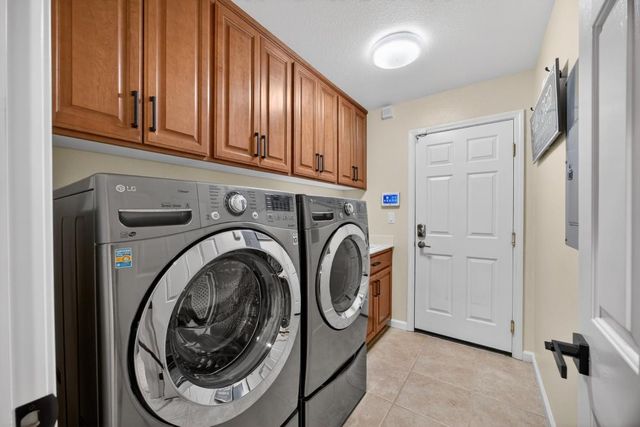 3670 Topaz Rd, West Sacramento, CA 95691