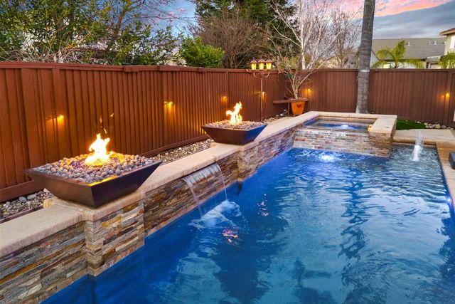 3670 Topaz Rd, West Sacramento, CA 95691