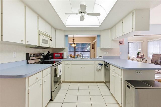 771 VIVIENDA SOUTH COURT 9, Venice, FL 34293