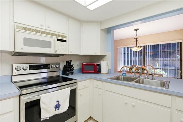 771 VIVIENDA SOUTH COURT 9, Venice, FL 34293