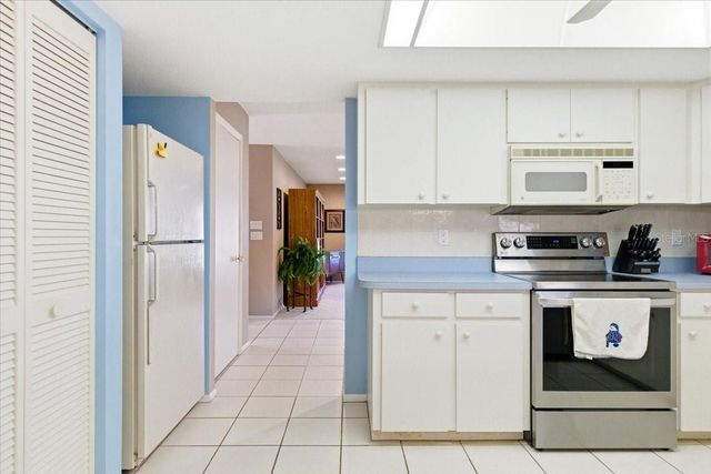 771 VIVIENDA SOUTH COURT 9, Venice, FL 34293