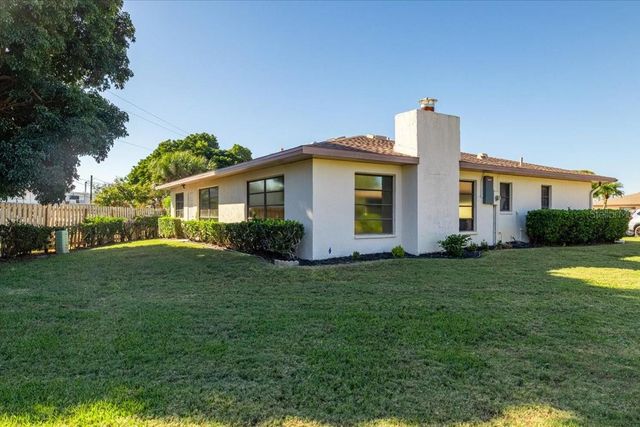 771 VIVIENDA SOUTH COURT 9, Venice, FL 34293