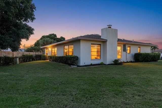 771 VIVIENDA SOUTH COURT 9, Venice, FL 34293