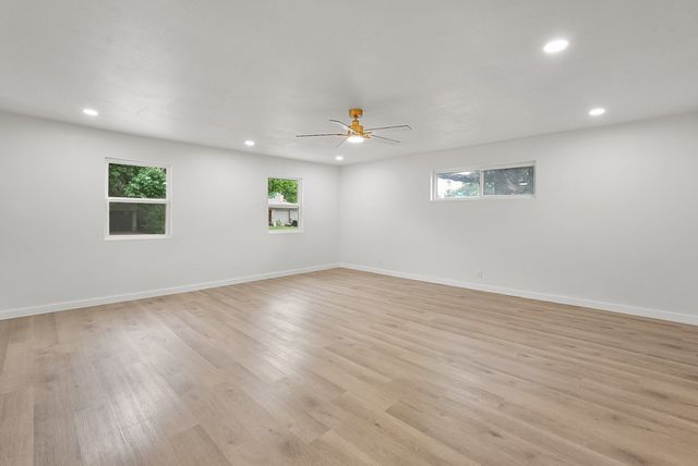 861 Woodcrest Drive, Hurst, TX 76053
