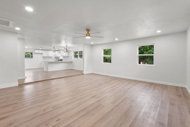 861 Woodcrest Drive, Hurst, TX 76053
