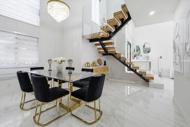 15763 SW 43rd St, Miami, FL 33185