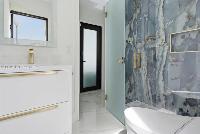 15763 SW 43rd St, Miami, FL 33185