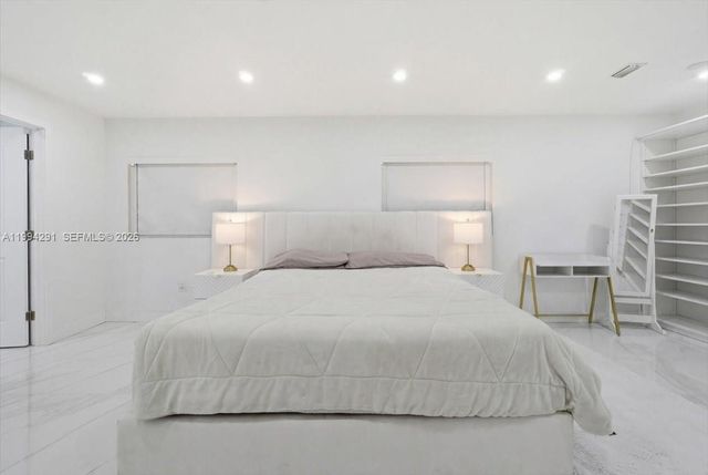 15763 SW 43rd St, Miami, FL 33185