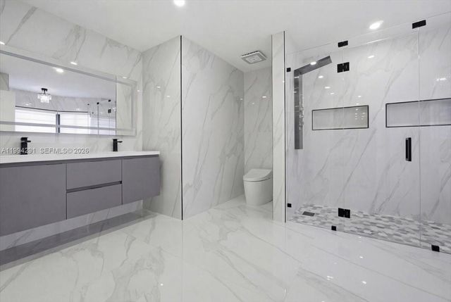 15763 SW 43rd St, Miami, FL 33185