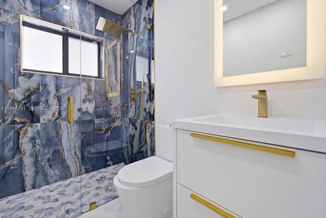 15763 SW 43rd St, Miami, FL 33185