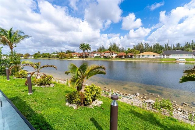 15763 SW 43rd St, Miami, FL 33185