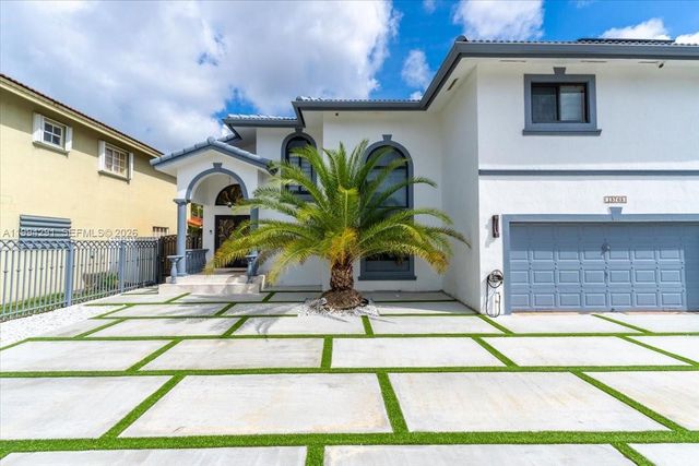 15763 SW 43rd St, Miami, FL 33185