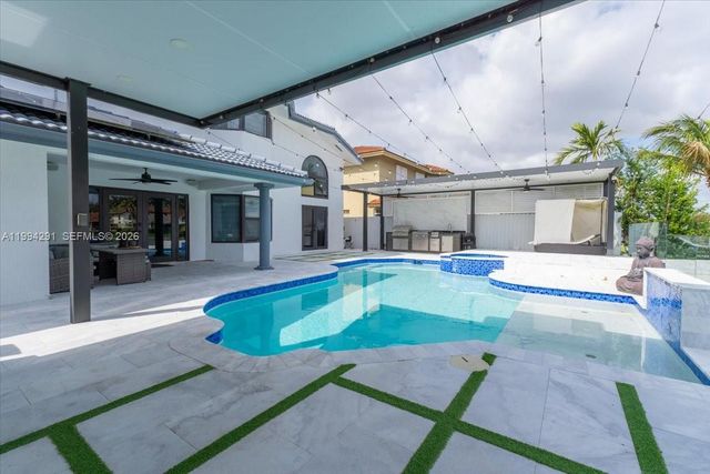 15763 SW 43rd St, Miami, FL 33185