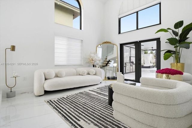 15763 SW 43rd St, Miami, FL 33185