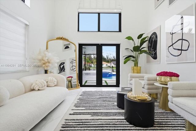 15763 SW 43rd St, Miami, FL 33185