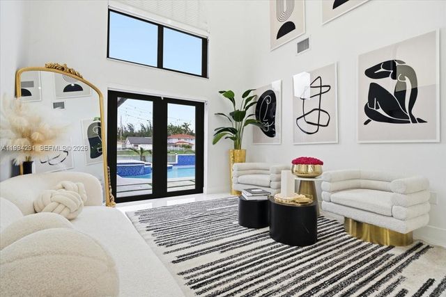 15763 SW 43rd St, Miami, FL 33185