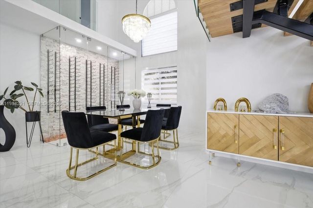 15763 SW 43rd St, Miami, FL 33185