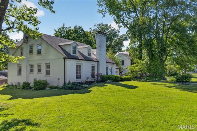 59 Middlesex Drive, St Louis, MO 63144