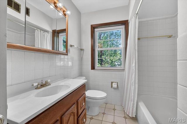 59 Middlesex Drive, St Louis, MO 63144