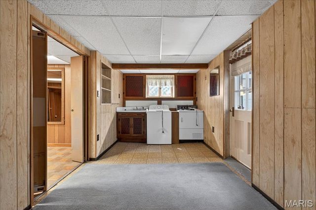 59 Middlesex Drive, St Louis, MO 63144