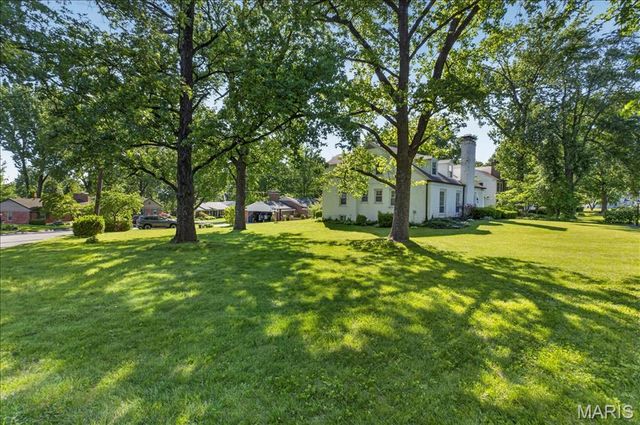 59 Middlesex Drive, St Louis, MO 63144