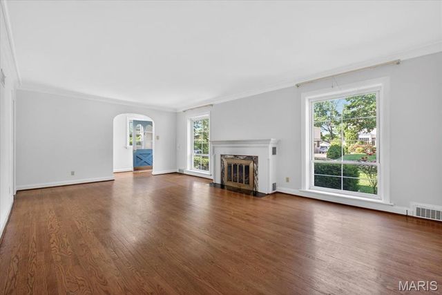 59 Middlesex Drive, St Louis, MO 63144