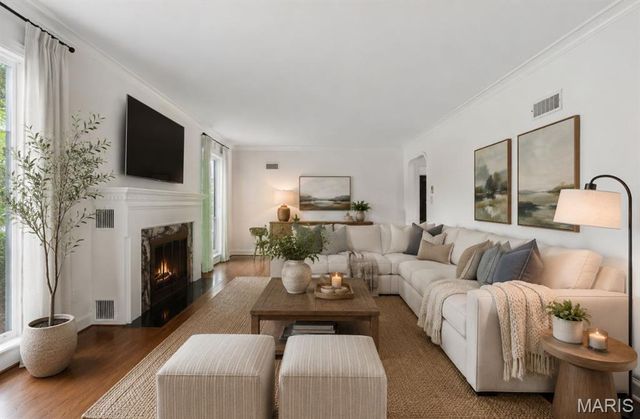 59 Middlesex Drive, St Louis, MO 63144