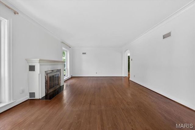 59 Middlesex Drive, St Louis, MO 63144