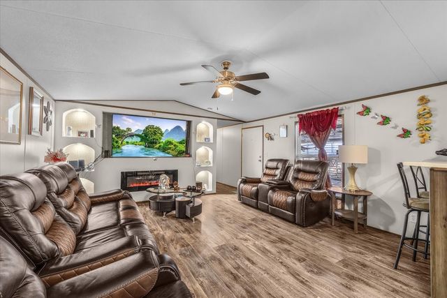 4824 Red Oak Trail, Weatherford, TX 76087