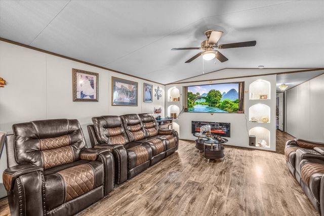 4824 Red Oak Trail, Weatherford, TX 76087