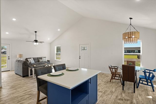 200 Gladys Street, Lone Oak, TX 75453