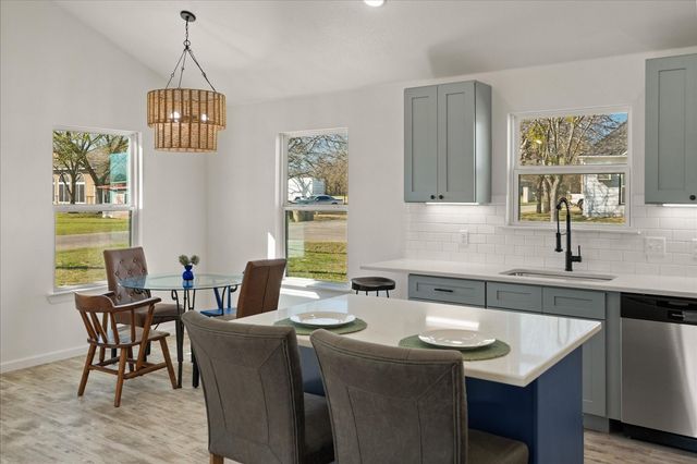 200 Gladys Street, Lone Oak, TX 75453