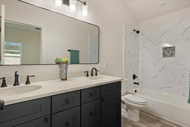 200 Gladys Street, Lone Oak, TX 75453