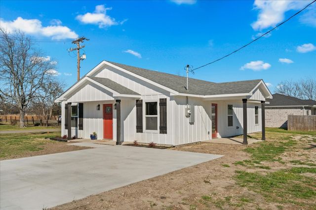 200 Gladys Street, Lone Oak, TX 75453