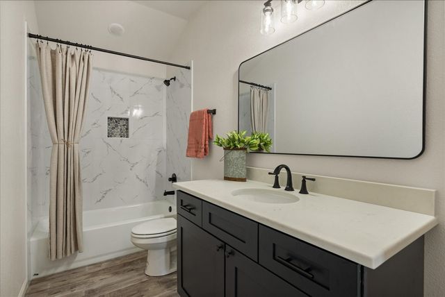 200 Gladys Street, Lone Oak, TX 75453